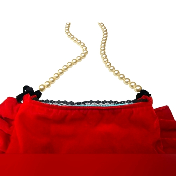 RARE Vintage Bold Red Ruffle Velvet Crossbody Purse Pearl Strap Black Lace + Bow - Picture 10 of 13